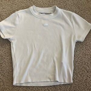 it’s cream/white crop top